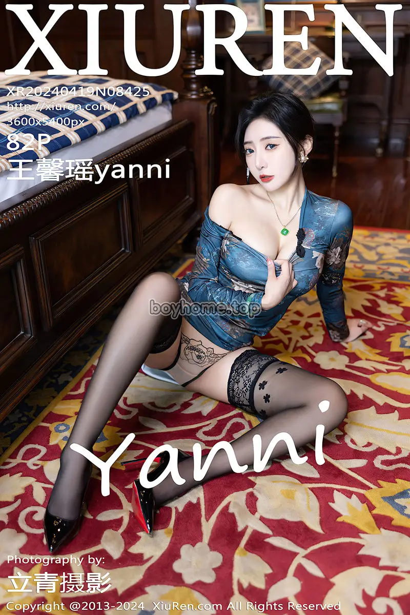 [XiuRen秀人网] No.8425 女神王馨瑶yanni性感蓝色图案旗袍配超薄黑丝秀完美身材迷人写真