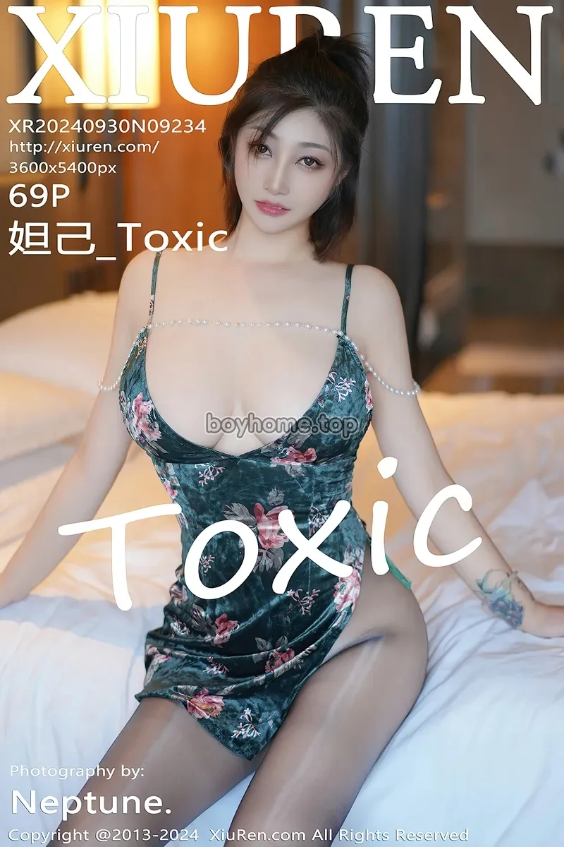 [XiuRen秀人网] NO.9234 女神妲己_Toxic性感墨绿色花纹吊带裙配超薄黑丝秀翘臀诱惑写真